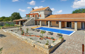 Gorgeous Home In Biograd Na Moru With Jacuzzi